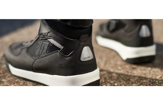 Ghete moto Urban Unisex Seventy SD-BC10 negru/gri 42 - Motoboom.ro